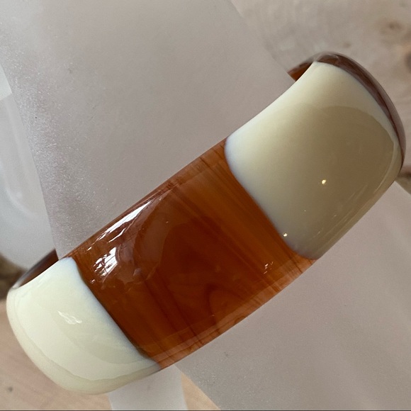 VTG- Cream & Root Beer Banded Thermoset Lucite Bangle Bracelet - Picture 5 of 8